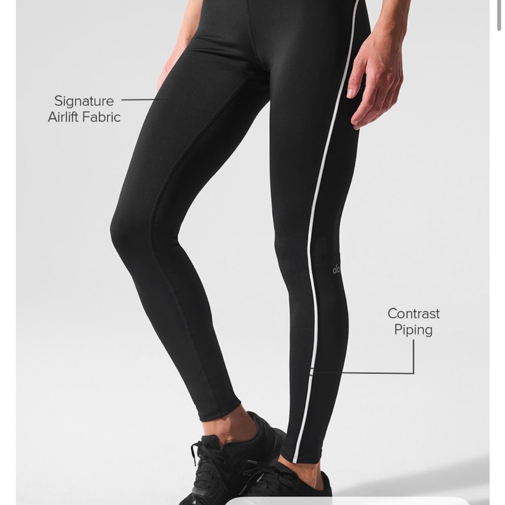 Alo Yoga Black Leggings with White Contrast Piping